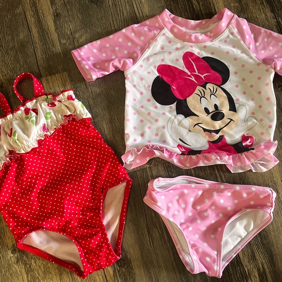 2T swim suits Minnie Mouse and Penelope Mack both in perfect condition - Picture 1 of 2